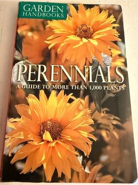 Garden Handbooks: Perennials - A Guide to more than 1,000 Plants (2003)